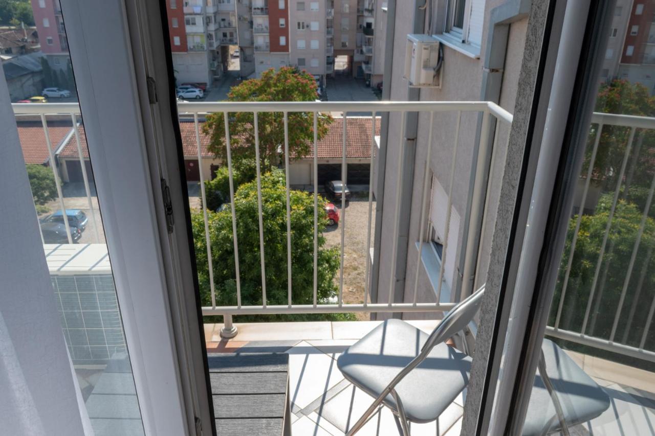 Stan Na Dan 021 Leilighet Novi Sad Eksteriør bilde